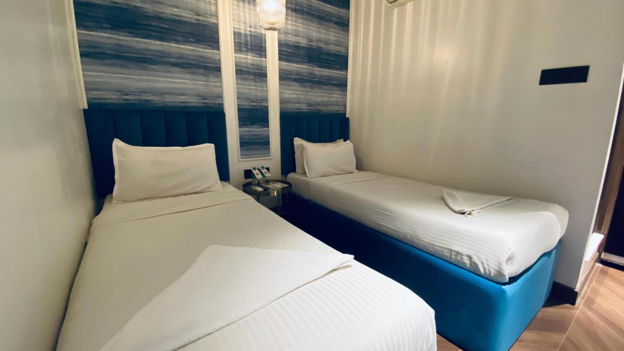 Palm Breeze Hotel - Colaba 뭄바이 외부 사진