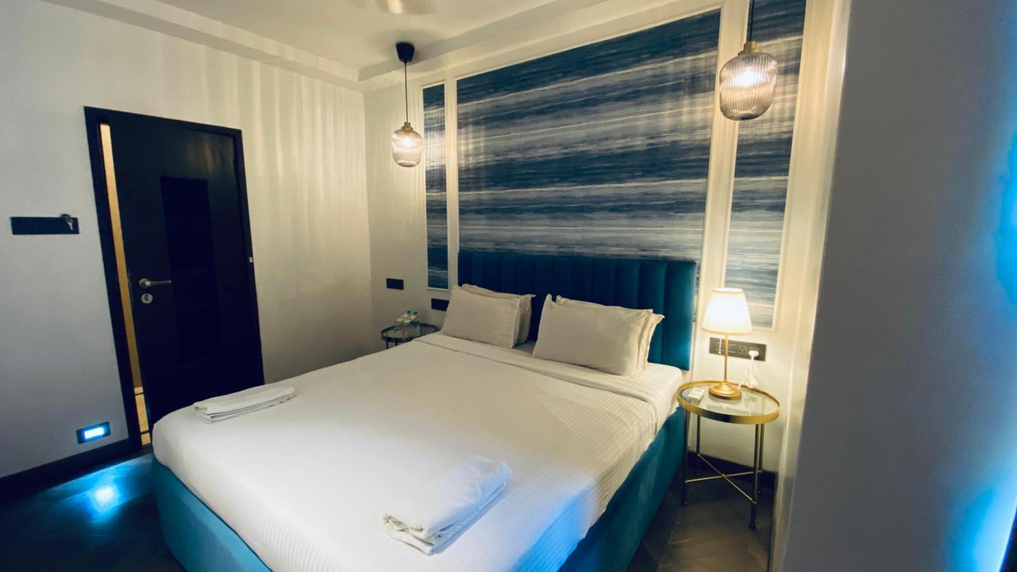 Palm Breeze Hotel - Colaba 뭄바이 외부 사진