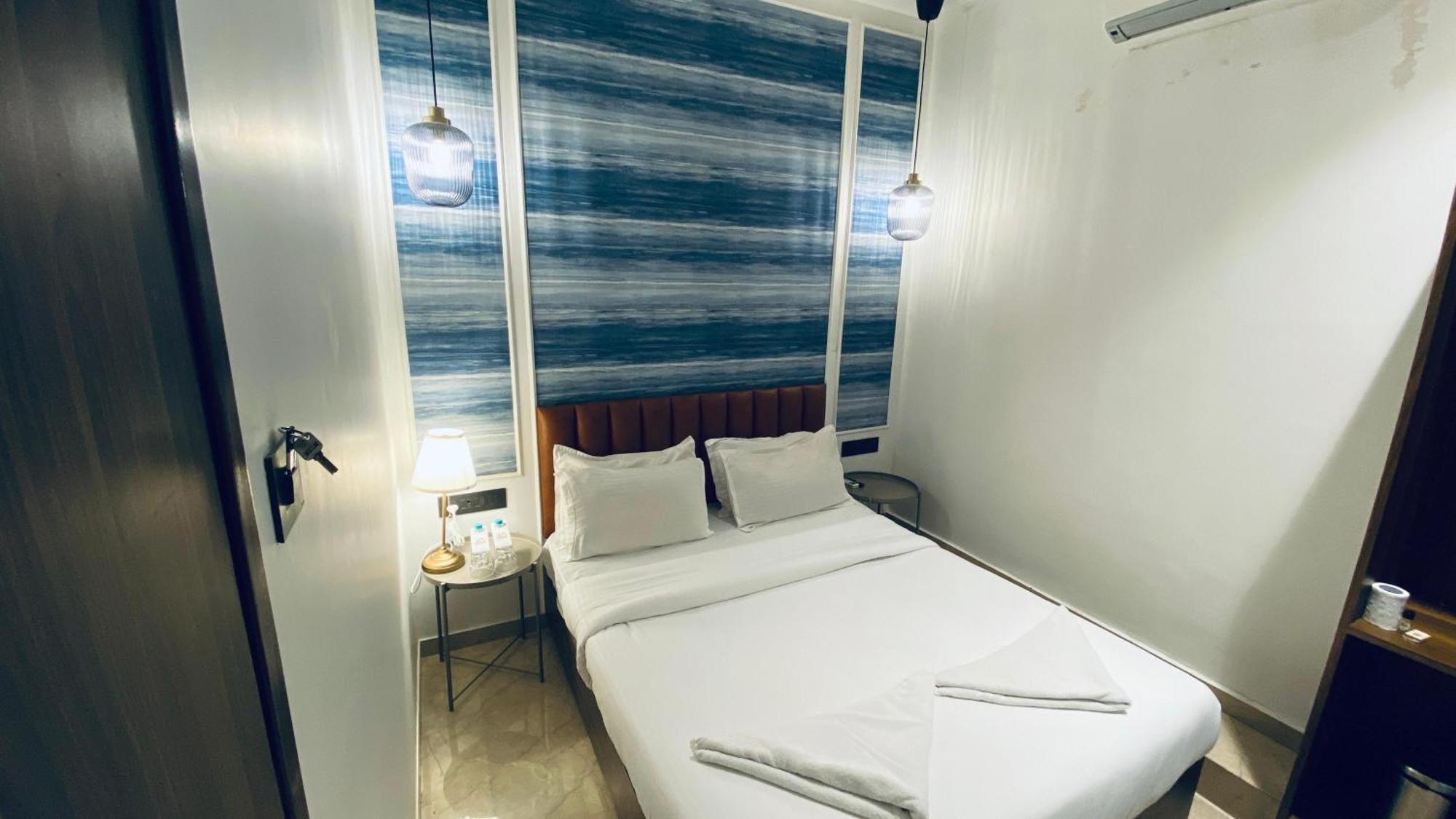 Palm Breeze Hotel - Colaba 뭄바이 외부 사진